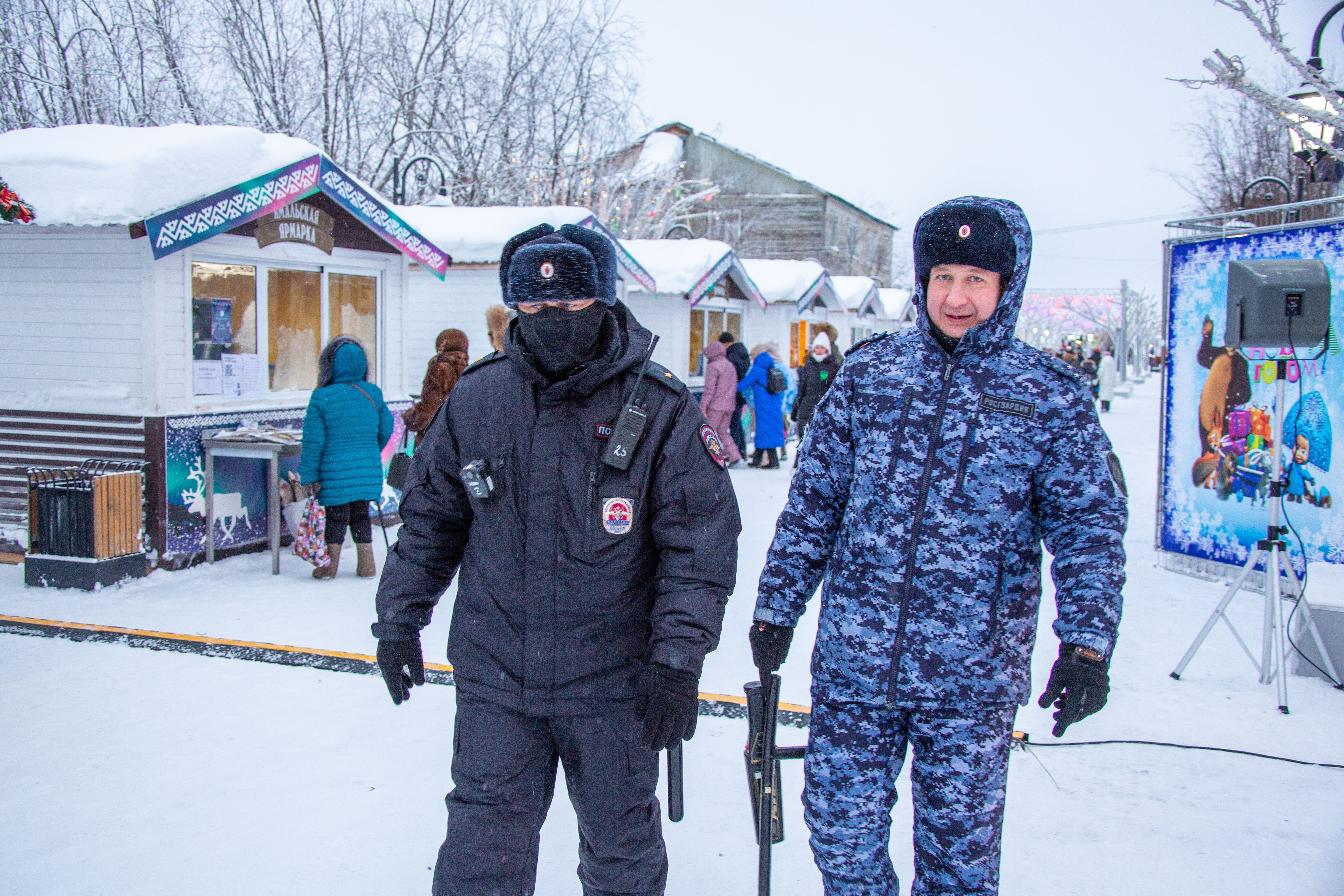 Грабежей, угонов меньше