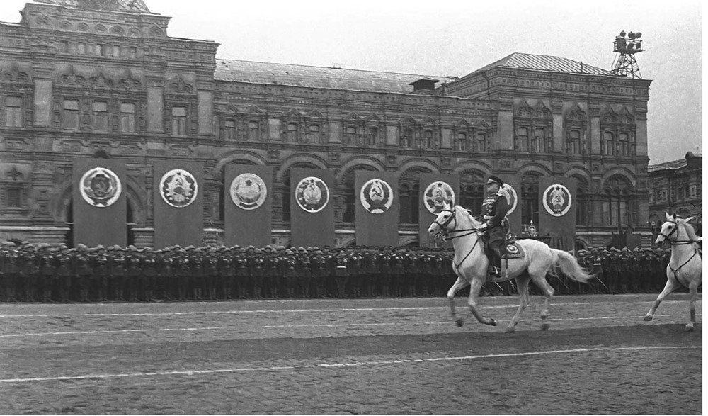Великий подвиг великого народа                